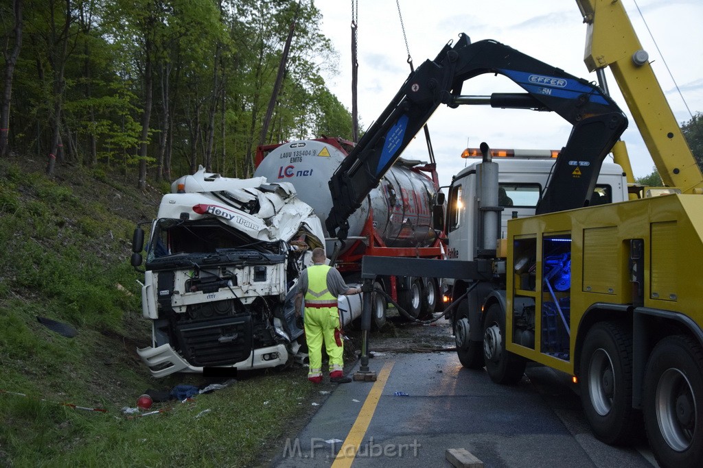 VU Gefahrgut LKW umgestuerzt A 4 Rich Koeln Hoehe AS Gummersbach P523.JPG - Miklos Laubert